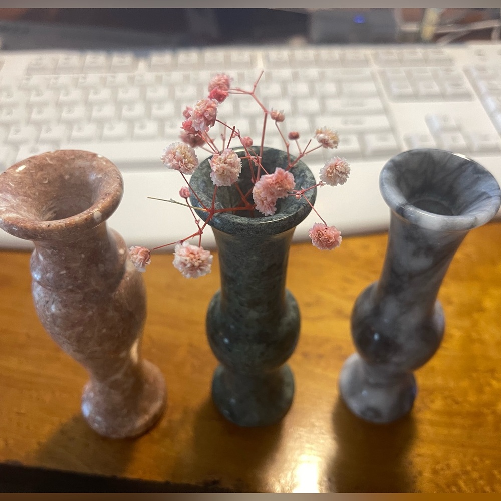Slim marble mini vases - Picture 1 of 7